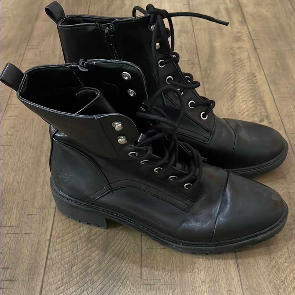 American Eagle Outfitters Black Combat Moto Boots Lace-Up Design